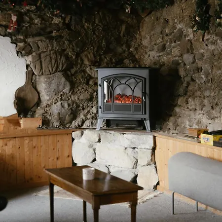 Chataigne - Shared Catered Bed & Breakfast