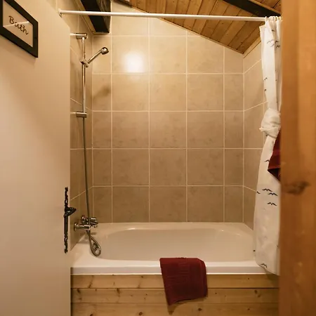 Bed & Breakfast Chataigne - Shared Catered Chatel