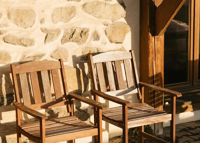 Chataigne - Shared Catered Bed and breakfast *